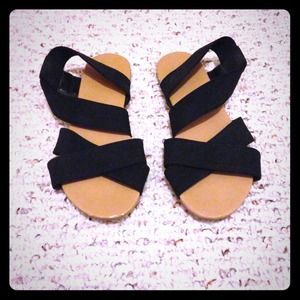 🚫SOLD🚫 Black strappy sandals