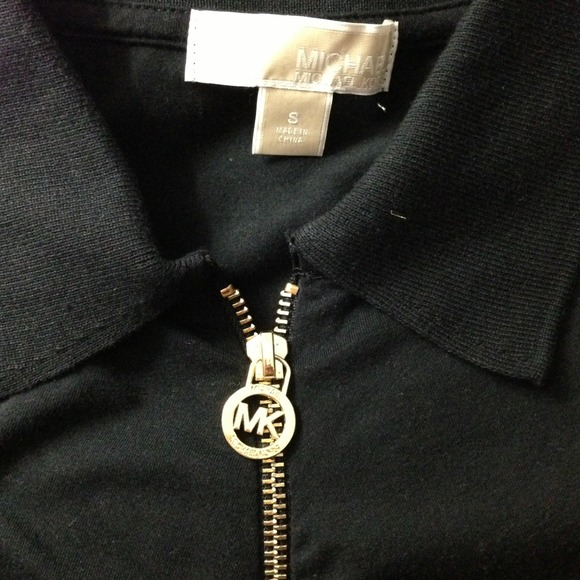 🎉🌹🌺 SOLD 🍀🌹 Michael Kors top - Picture 2 of 2