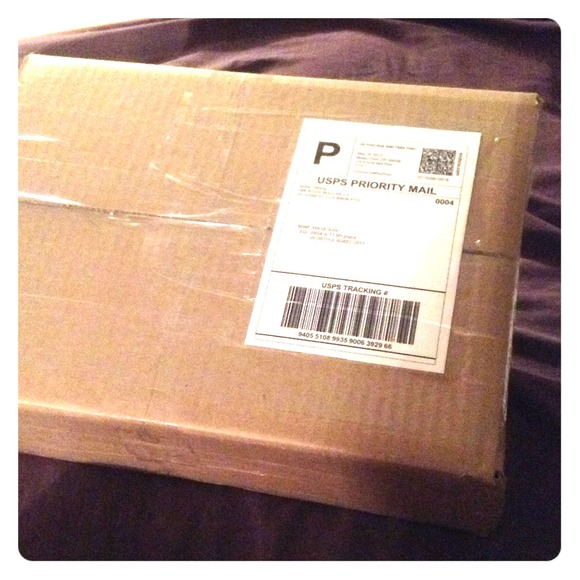 Packed and shipped for @mandimadison😊📦🚙