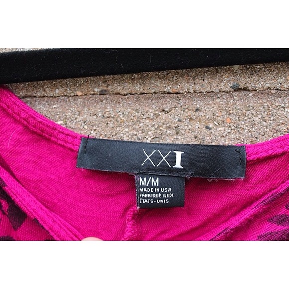 💥REDUCED💥 Pink Leopard Boxy Top - Picture 4 of 4