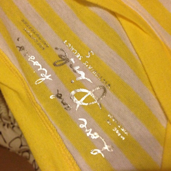❌SOLD❌Victoria's Secret pink ooh la la yellow pink - Picture 3 of 4