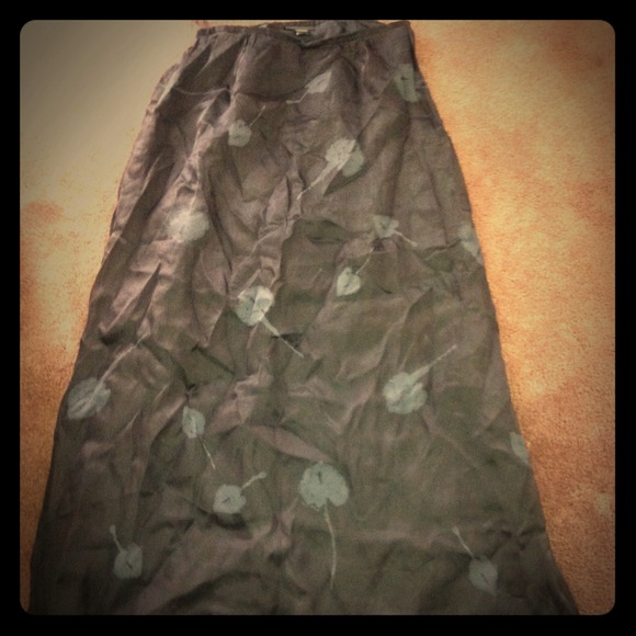 Banana Republic long grey silk flowered skirt
