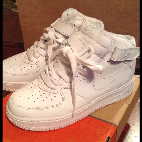 🎀SOLD🎀Nike high top Air Force 1's