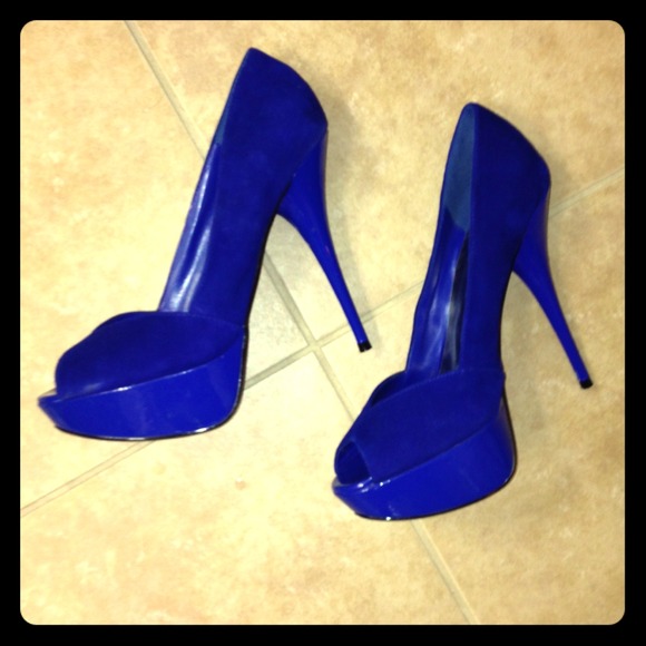 Platform high heal from Bakers, brand-new