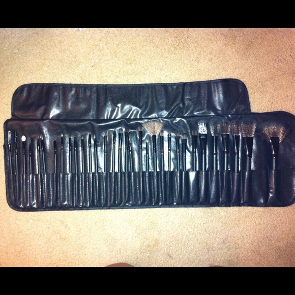 32 piece makeup brush set