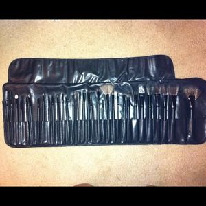 32 piece makeup brush set