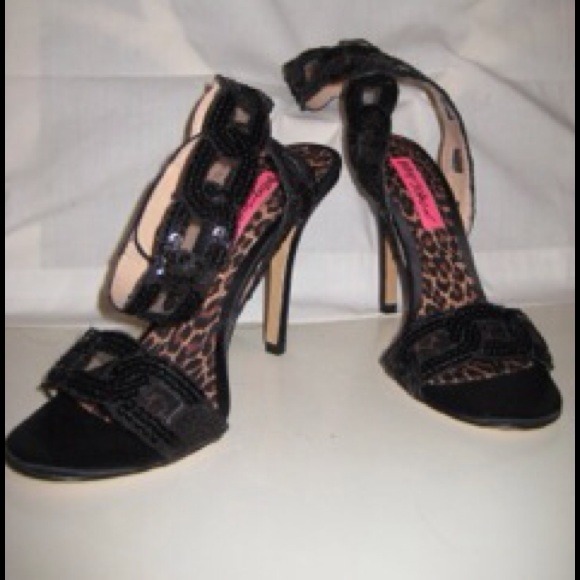 New Betsey Johnson Black 3.5 in Wrap-around Heels