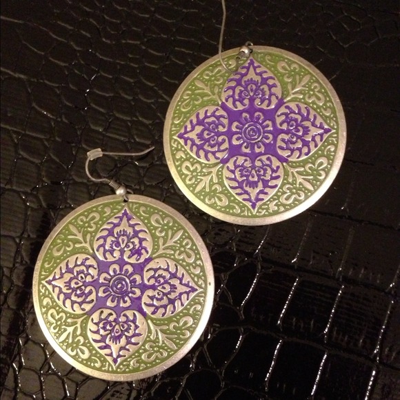 ❌sold❌in bundle Purple and Green Earrings