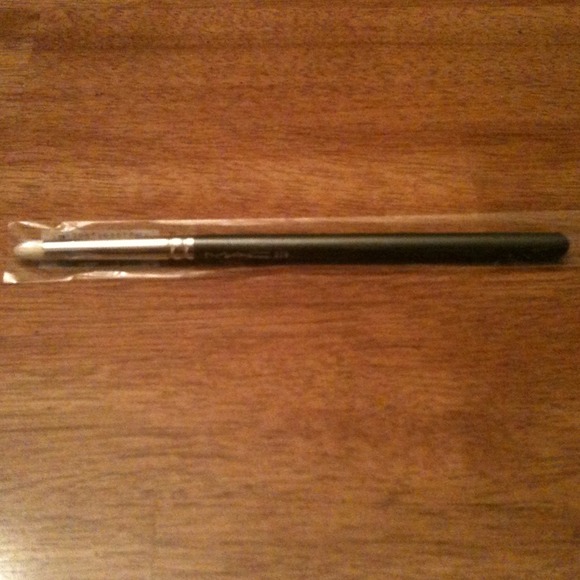 💥💥SOLD💥💥Mac 219 pencil brush
