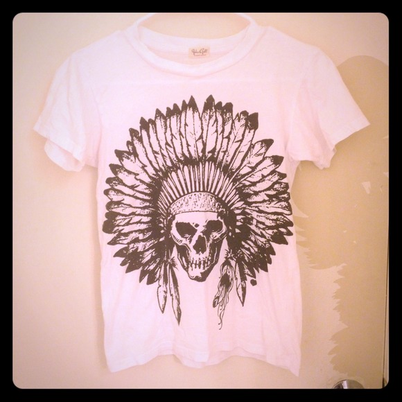 Brandy Melville Indian headdress tee shirt