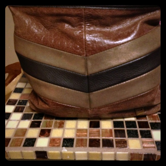 Super cute leather Sak handbag