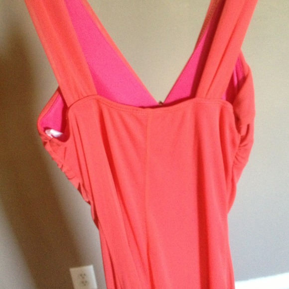 Coral prom dress - Picture 3 of 4