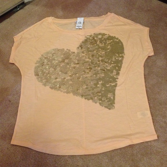 Heart sequin graphic tee - Picture 3 of 4