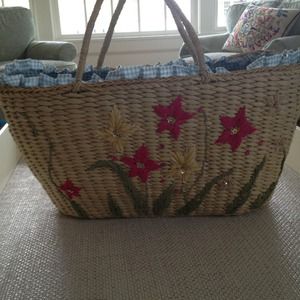 Straw beach bag