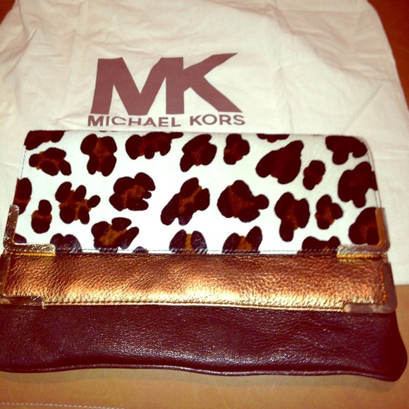 Authentic Michael Kors Clutch Purse *Never Worn*