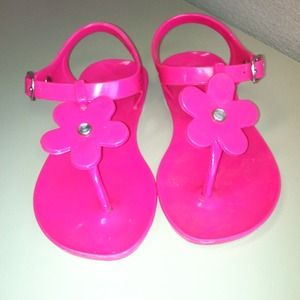🚨SOLD🚨Gymboree size 9 sandals🎀