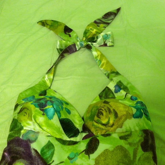 Floral print dress. - Picture 2 of 4