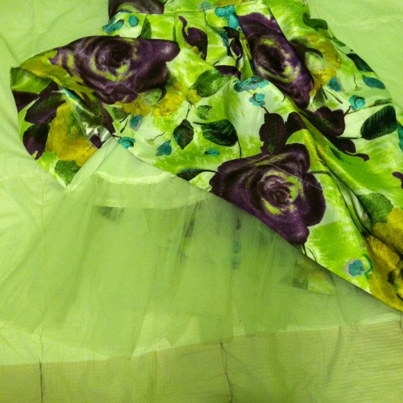 Floral print dress. - Picture 4 of 4