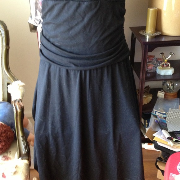 Black dress - Picture 3 of 4