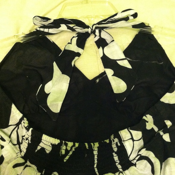 Black and white floral print maxi dress. - Picture 4 of 4