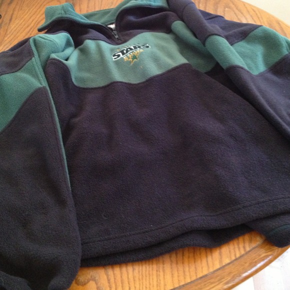 Dallas stars fleece pull over.
