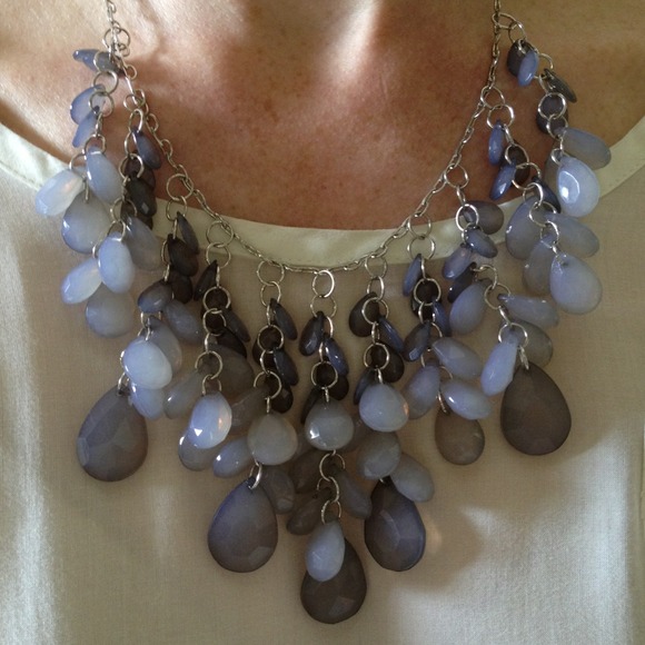 HOLD kareyg33 Ombré fringe necklace