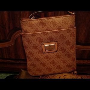 Cross body guess bag