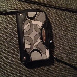 Strada Wearable Wallet