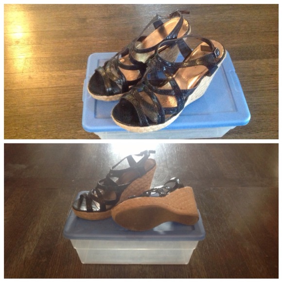 Nine West black wedges