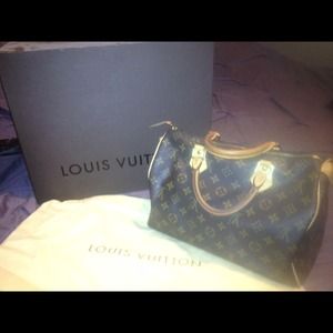 Authentic Louis Vuitton Speedy 35