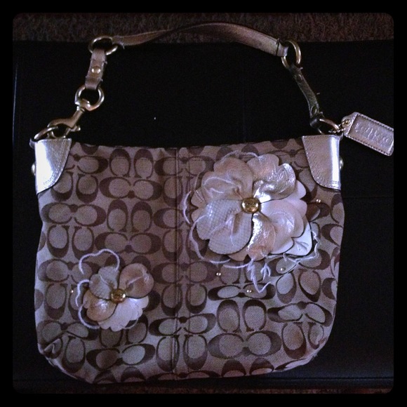 Authentic Coach handbag!! 🌟JUST REDUCED 🌟