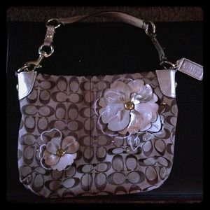 Authentic Coach handbag!! 🌟JUST REDUCED 🌟