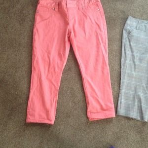 Maurice's size L capris coral pink