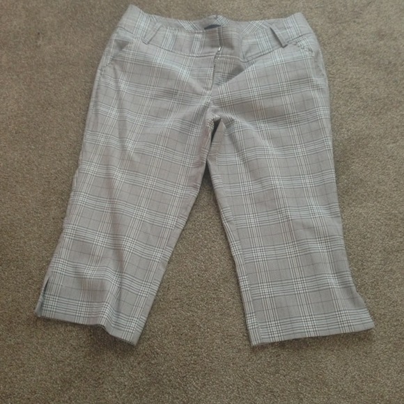 Size 9 capris bought at macys