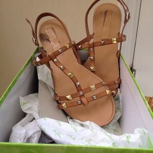 Sam Edelman tan sandals with studs