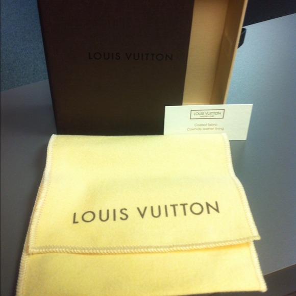 🚫SOLD🚫 💯AUTHENTIC LV box & dustbag - Picture 2 of 4