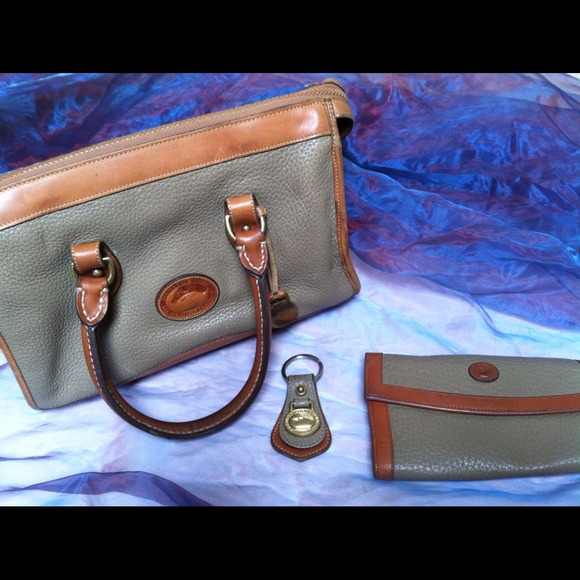 Dooney & Bourke Handbags - @ayana14 Authentic, Vintage Dooney & Bourke SET⭐