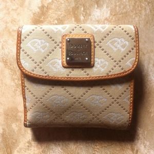 ****traded***+ Dooney &Bourke wallet