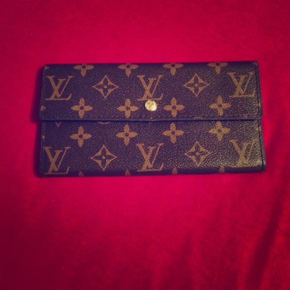 LV WALLET