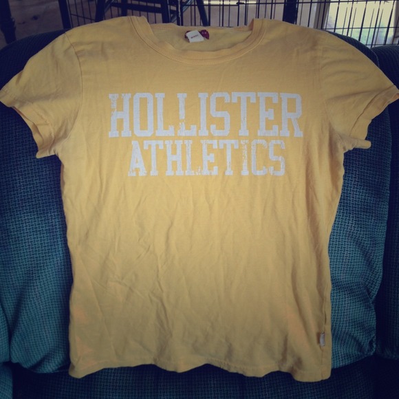 Yellow Hollister fitted t-shirt