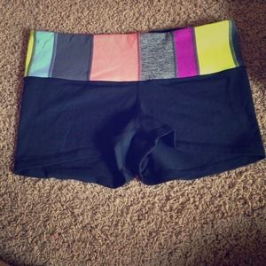 Lululemon shorts size 8