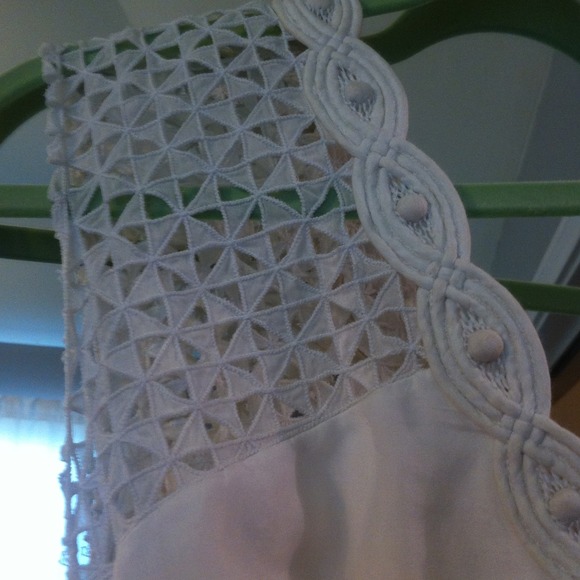 Elie Tahari white dress. - Picture 2 of 4