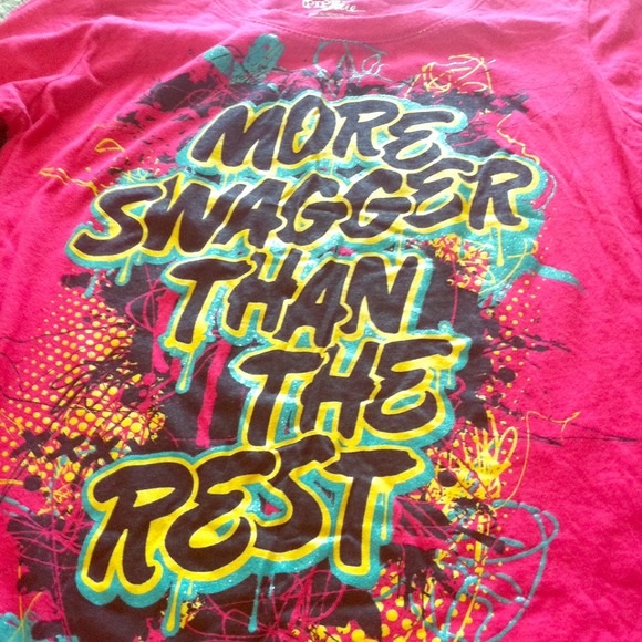 🌟NEVER WORN Pink graphic tee