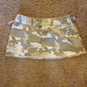 Like New Billabong Camo Skirt