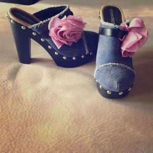 Clogs shoes