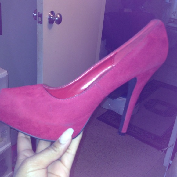 Shoes - Picture 2 of 2
