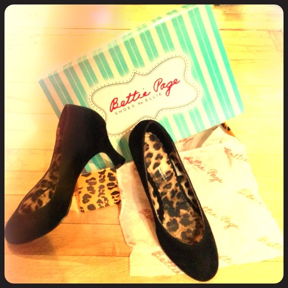 ❌❌ ON HOLD ❌❌. Bettie Page Shoes by Ellie - Nora