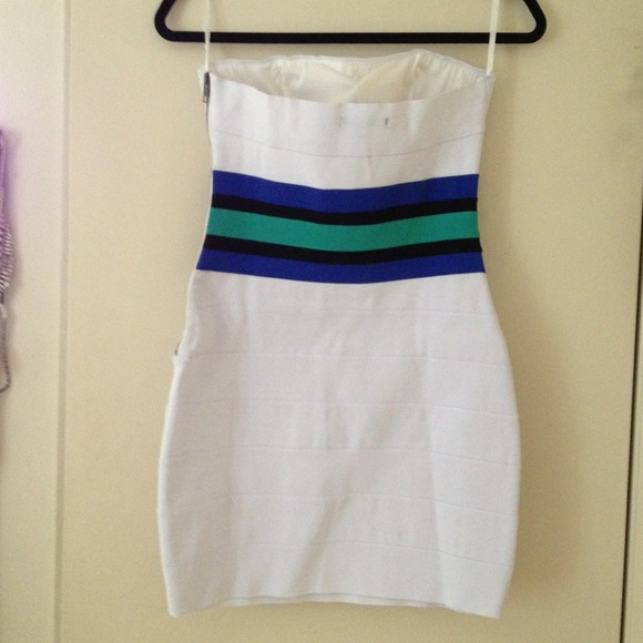 White and Blue Color Block Bandage Dress - Picture 2 of 3