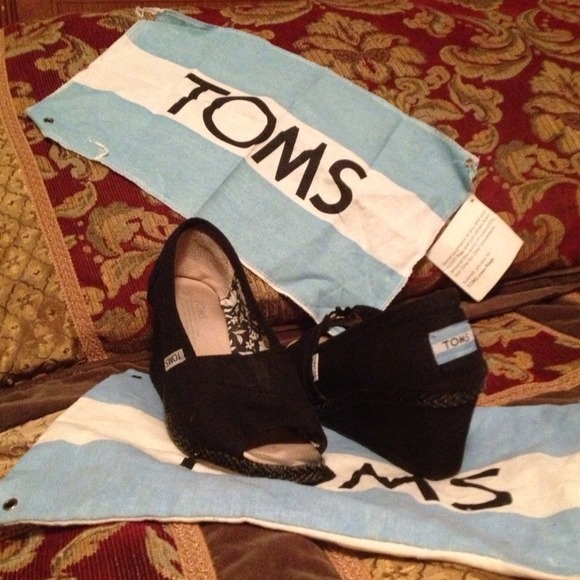 Toms shoes