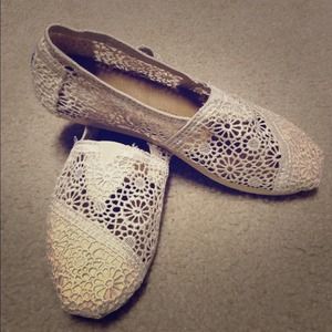 TOMS Classic Crochet Slip-on